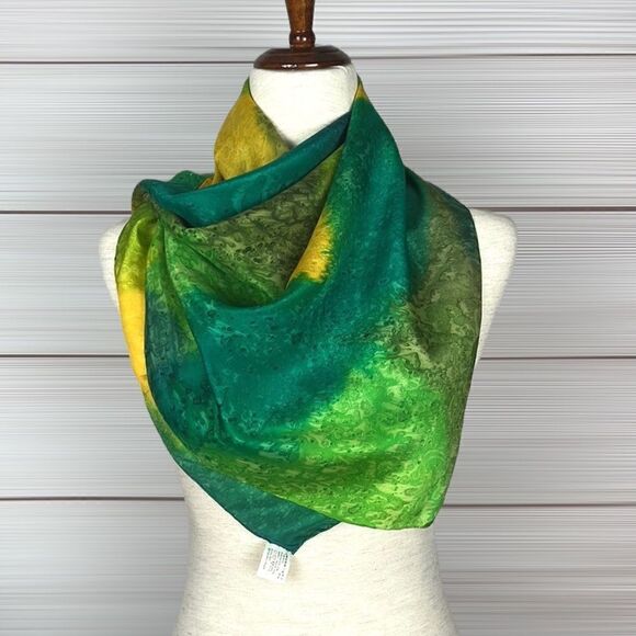 Golden Camel of Shanghai Hand Rolled and Hand Printed 100% Silk Square Scarf - Picture 6 of 12